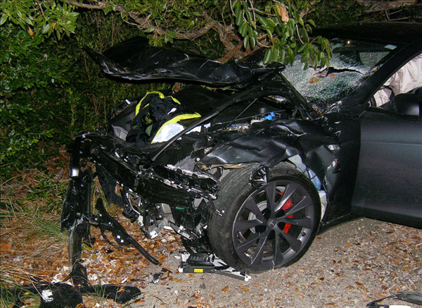 散户配资官网首页 特斯拉Autopilot致死事故，被判承担1/3责任及2亿赔偿